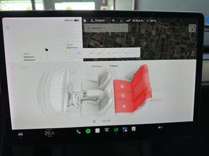 Tesla Model Y Dual Motor Gran Autonomía AP Mejorado y Bola - Foto 14