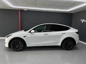 Tesla Model Y Dual Motor Gran Autonomía AP Mejorado y Bola - Foto 3