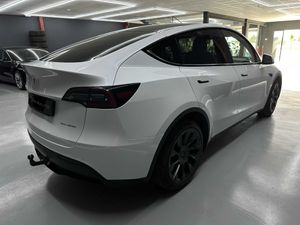Tesla Model Y Dual Motor Gran Autonomía AP Mejorado y Bola - Foto 5