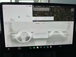 Tesla Model Y Dual Motor Gran Autonomía AP Mejorado y Bola - Foto 13