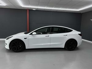 Tesla Model 3 Standard Range Plus RWD bateria LFP 21.900e neto - Foto 3