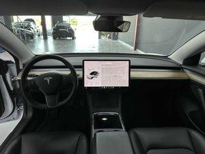 Tesla Model 3 Standard Range Plus RWD bateria LFP 21.900e neto - Foto 10