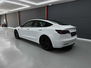 Tesla Model 3 Standard Range Plus RWD bateria LFP 21.900e neto - Foto 4