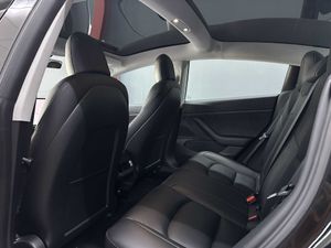 Tesla Model 3 Standard Range Plus RWD FSD 19.400e neto - Foto 9