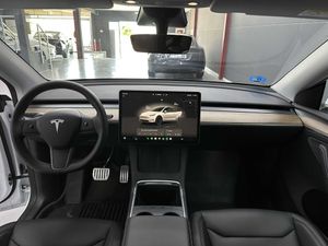 Tesla Model Y Performance Dual Motor bola remolque - Foto 11