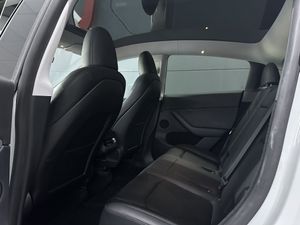 Tesla Model Y Performance Dual Motor 31.300 neto FSD - Foto 9