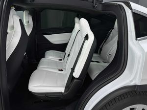 Tesla Model X Dual Motor Standard Range 6 plazas - Foto 10