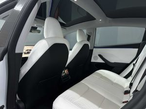 Tesla Model 3 RWD trasera acabado Premium - Foto 9