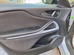 Opel Zafira Tourer Selective 1.4 Turbo 140 CV Start&Stop 7 plazas 7 plazas Etiq. verde C - Foto 17