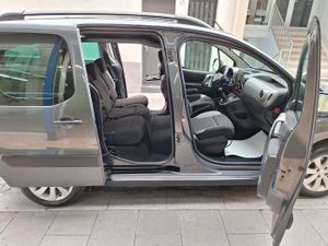 Peugeot Partner Tepee Outdoor 1.2 PureTech 110 Sólo con 30.000 Km. Etiq. Verde C  Euro 6 - Foto 20