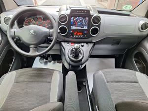 Peugeot Partner Tepee Outdoor 1.2 PureTech 110 Sólo con 30.000 Km. Etiq. Verde C  Euro 6 - Foto 8