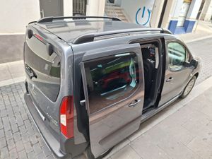 Peugeot Partner Tepee Outdoor 1.2 PureTech 110 Sólo con 30.000 Km. Etiq. Verde C  Euro 6 - Foto 15