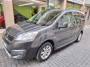 Peugeot Partner Tepee Outdoor 1.2 PureTech 110 Sólo con 30.000 Km. Etiq. Verde C  Euro 6 - Foto 2