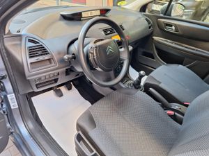 Citroën C4 HDI 90 LX 55.000 Km con libro revisiones - Foto 11