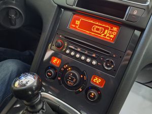 Peugeot 5008 Style 1.2 PureTech 130 7 plazas - Foto 18