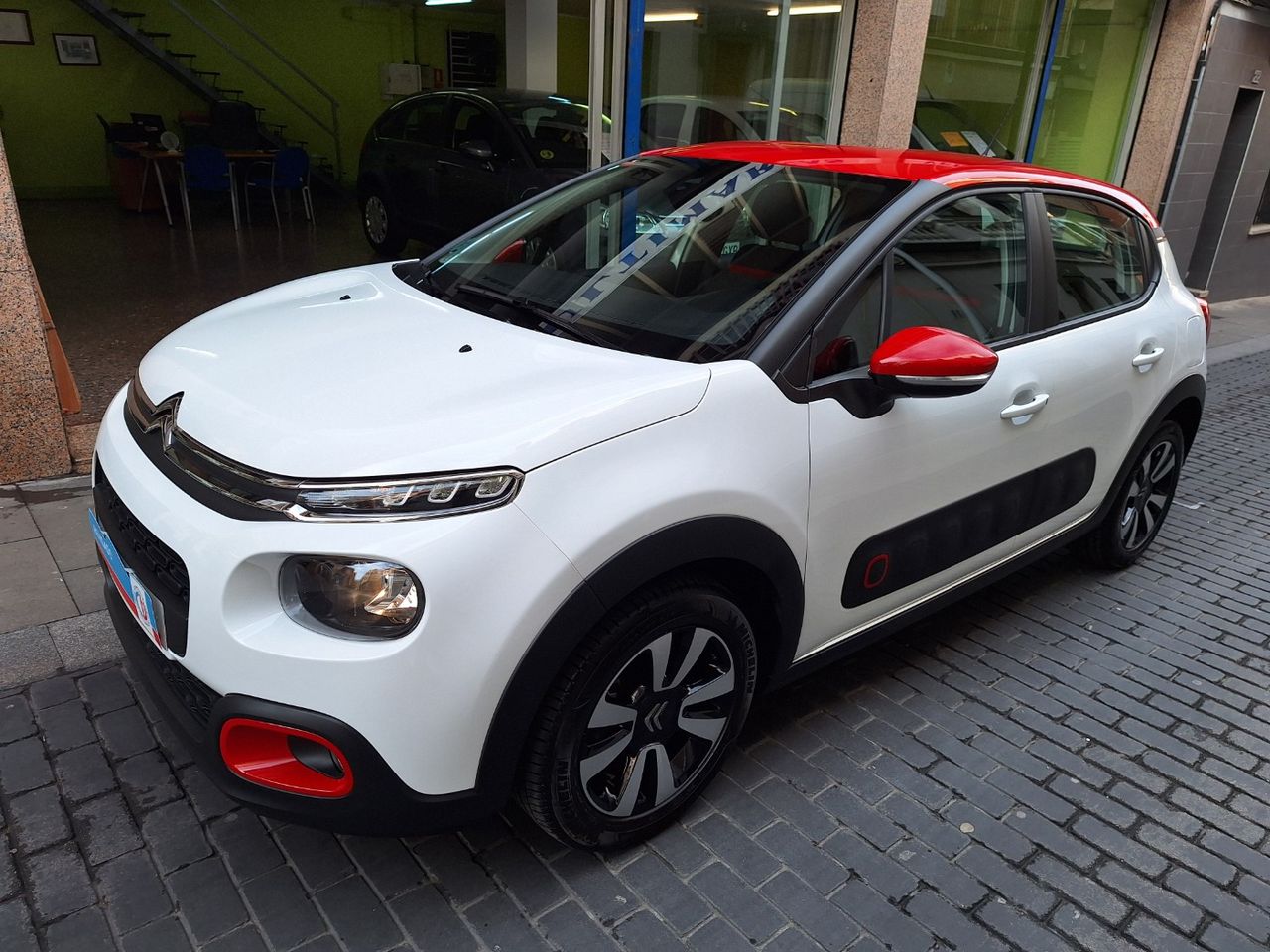 Citroën C3 PureTech 83 Feel Gasolina 11.000 Km Libro de revis. - Foto 1