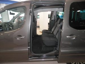 Peugeot Partner Tepee Active 1.2 PureTech 110 Etiq. verde C  Euro 6  44.000 Km - Foto 17