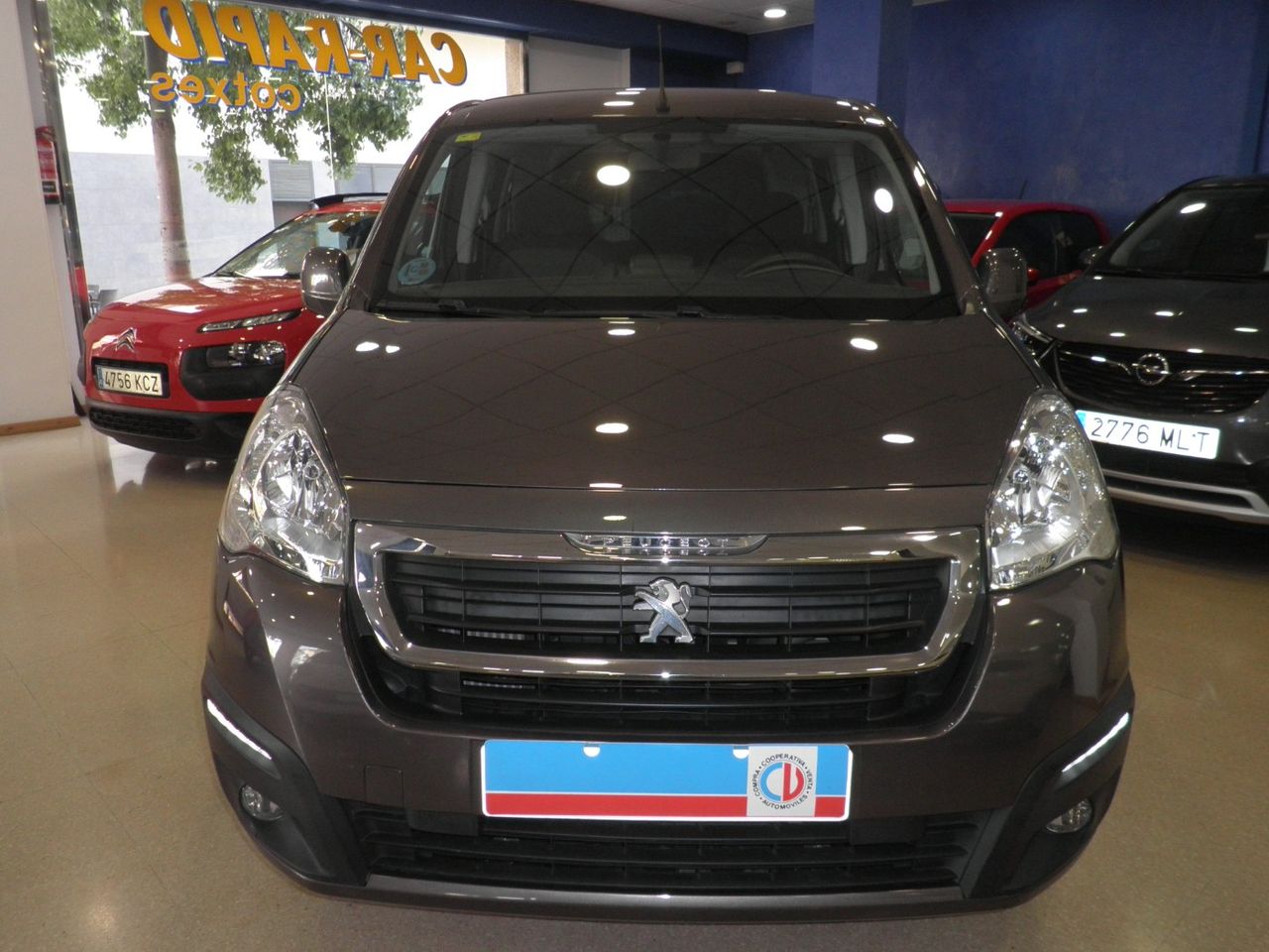 Peugeot Partner Tepee Active 1.2 PureTech 110 Etiq. verde C  Euro 6  44.000 Km - Foto 1