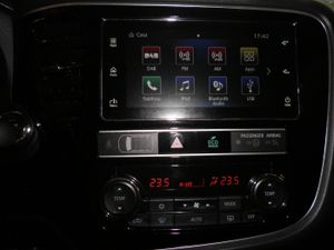 Mitsubishi Outlander 200 MPI CVT Motion 2WD 7 plazas sólo 59.000 Km - Foto 10