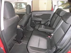 Mitsubishi Outlander 200 MPI CVT Motion 2WD 7 plazas sólo 59.000 Km - Foto 7