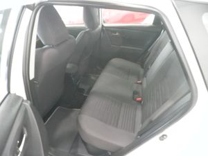 Toyota Auris 140H e-CVT Active - Foto 6