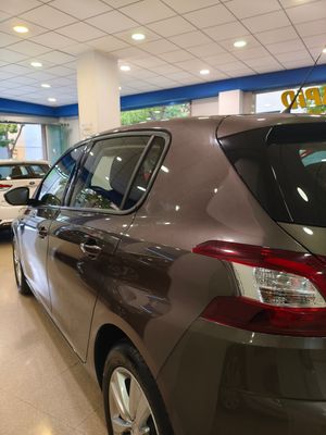 Peugeot 308 5p Allure 1.2 PureTech 110 S&S - Foto 9
