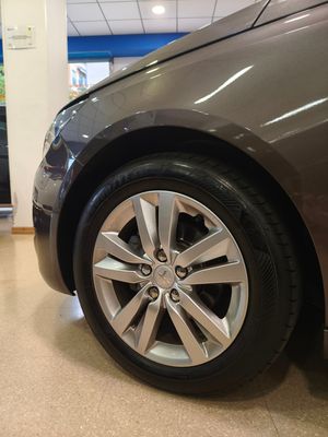 Peugeot 308 5p Allure 1.2 PureTech 110 S&S - Foto 21