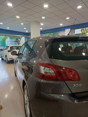Peugeot 308 5p Allure 1.2 PureTech 110 S&S - Foto 19