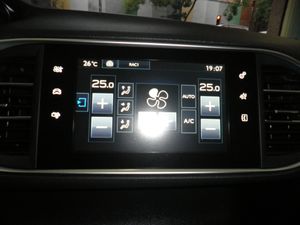 Peugeot 308 5p Allure 1.2 PureTech 110 S&S - Foto 17