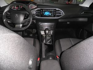 Peugeot 308 5p Allure 1.2 PureTech 110 S&S - Foto 10