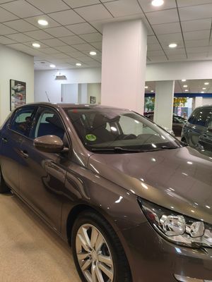 Peugeot 308 5p Allure 1.2 PureTech 110 S&S - Foto 11
