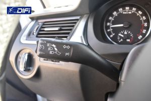Skoda Rapid 1.6 TDI CR 90cv Active DSG   - Foto 24