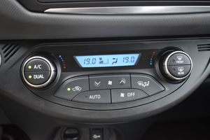 Toyota Yaris Hybrid Active 100CV  - Foto 20