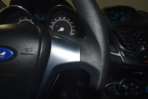 Ford Fiesta Trend  - Foto 17