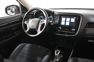 Mitsubishi Outlander PHEV KAITEKI 4WD 200CV 2.4  - Foto 11