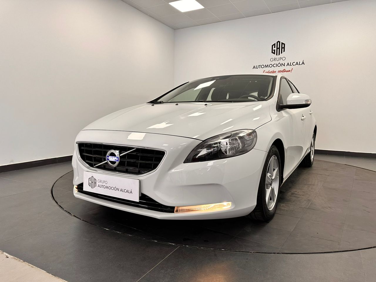 Volvo V40 1.6 D2 Basico   - Foto 1