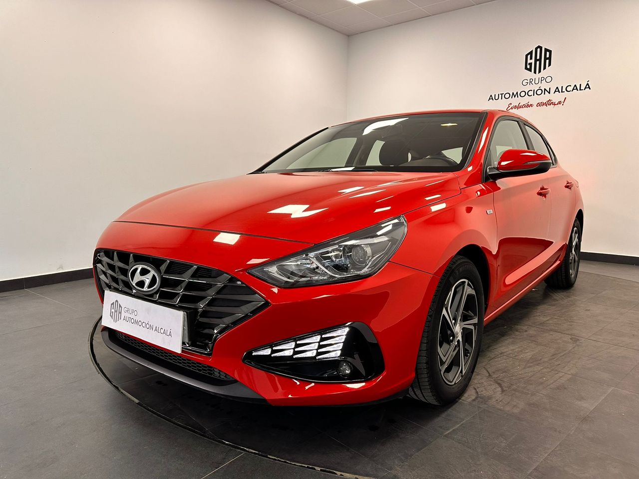 Hyundai i30 1.0 TGDI Essence Fastback   - Foto 1