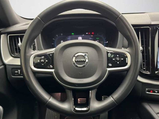 Volvo XC60 RECHARGE T6 EAWD R-DESIGN Auto   - Foto 17