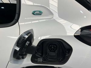 Peugeot 208 Nuevo 208 5P Allure Pack Eléctrico 136 Cv (100 Kw)   - Foto 20