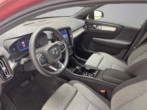 Volvo XC40 B3 (gasolina) Plus Dark Auto   - Foto 9