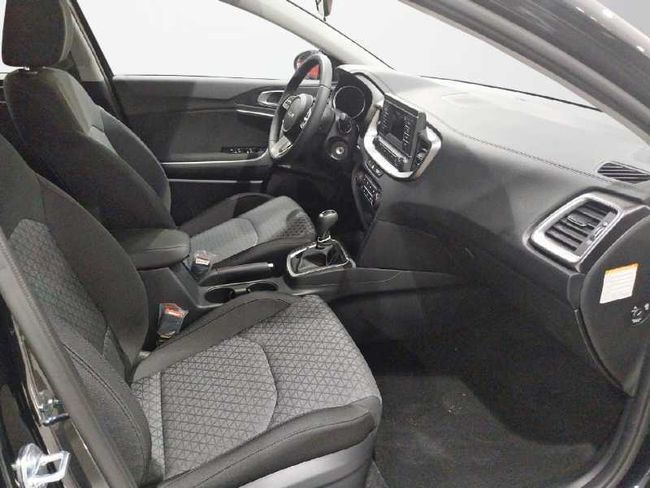 Kia Ceed 5P 1.6 MHEV IMT CONCEPT MY24   - Foto 9