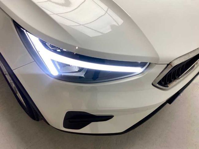 Volvo XC40 2.0 B3 G Auto Essential   - Foto 108