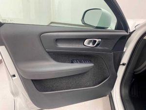 Volvo XC40 2.0 B3 G Auto Essential   - Foto 18