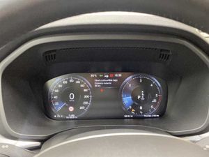 Volvo XC60 B4 (D) Bussines Plus Auto AWD   - Foto 16