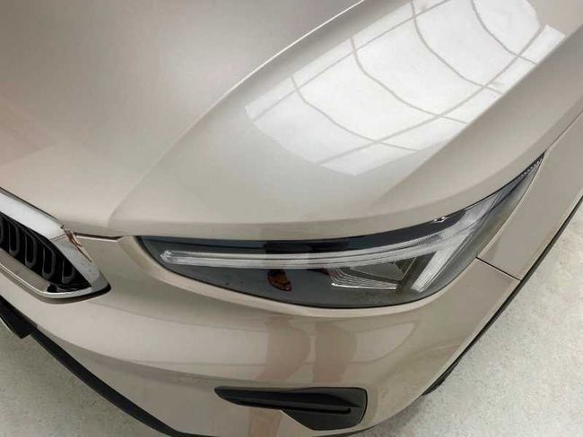 Volvo XC40 Core, B3 Mild hybrid, Gasolina   - Foto 8