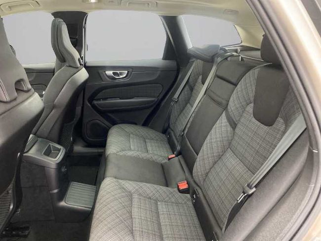 Volvo XC60 Recharge Core, T6 AWD Híbrido enchufable, Eléctrico/Gasolina, Bright   - Foto 10