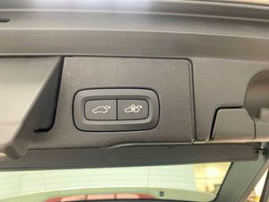 Volvo XC60 Recharge Core, T6 AWD Híbrido enchufable, Eléctrico/Gasolina, Bright   - Foto 18