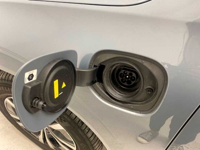Volvo XC60 Recharge Core, T6 AWD Híbrido enchufable, Eléctrico/Gasolina, Bright   - Foto 33