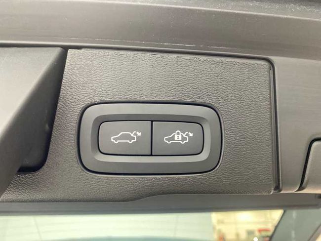 Volvo XC60 Recharge Core, T6 AWD Híbrido enchufable, Eléctrico/Gasolina, Bright   - Foto 31