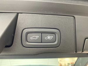 Volvo XC60 Recharge Core, T6 AWD Híbrido enchufable, Eléctrico/Gasolina, Bright   - Foto 31